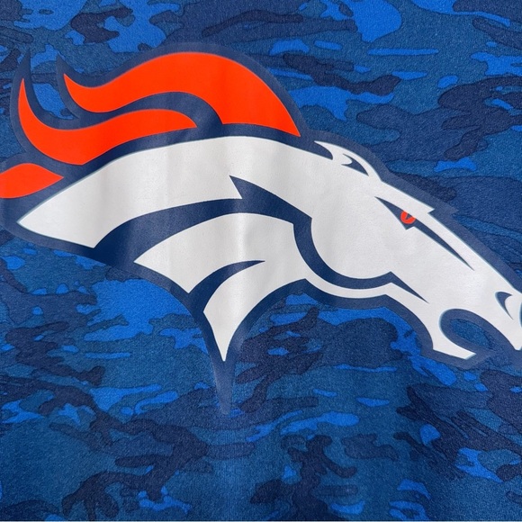 Denver Broncos NFL Team Apparel Blue Camo Football T-Shirt Men Size Medium Logo - Picture 3 of 8